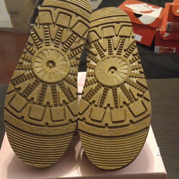 Josiny Brown Boots With Fur Womens SZ 7 NWT & BOX - Picture 7 of 7